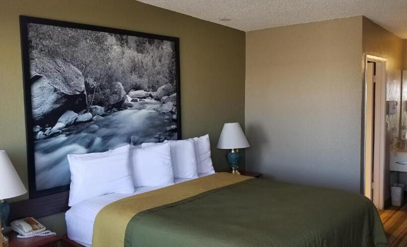 Стандартный Номер Кровать Кинг, Super 8 By Wyndham Ridgecrest