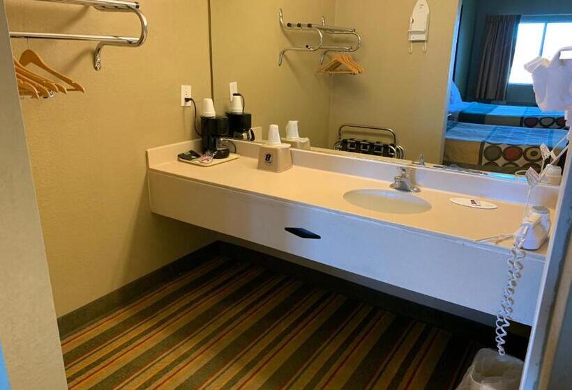 Люкс Deluxe Кровать Кинг, Super 8 By Wyndham Ridgecrest