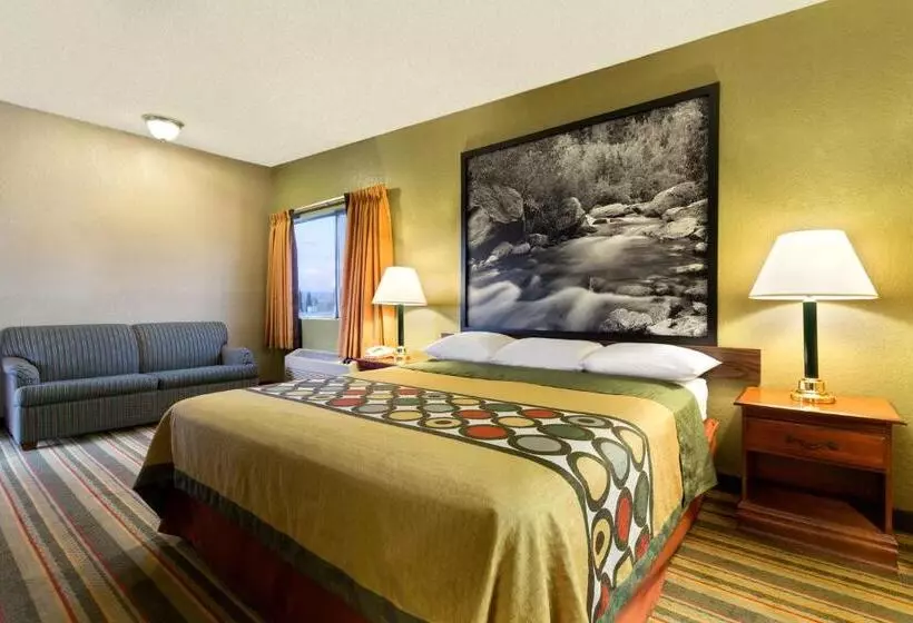 Deluxe Suite King Bed, Super 8 By Wyndham Ridgecrest