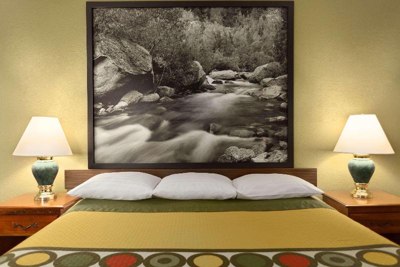 Стандартный Номер Кровать Кинг, Super 8 By Wyndham Ridgecrest