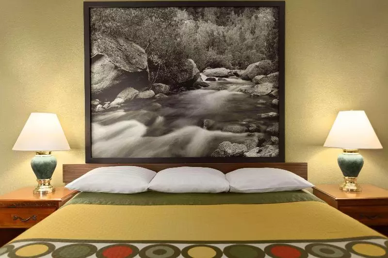 اتاق استاندارد با تخت بزرگ, Super 8 By Wyndham Ridgecrest