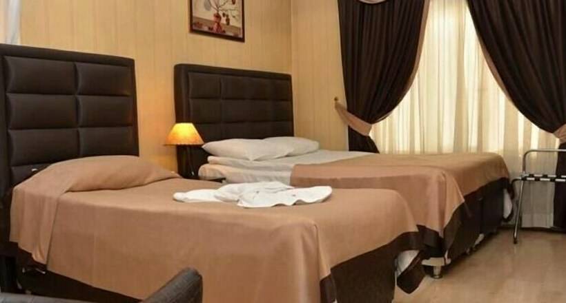 غرفة ديلوكس, Umit Pembe Kosk