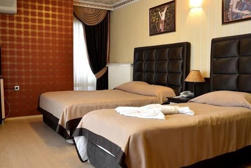 غرفة قياسية, Umit Pembe Kosk