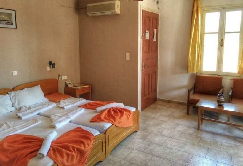 شقة غرفة واحدة, Oceanis Studios