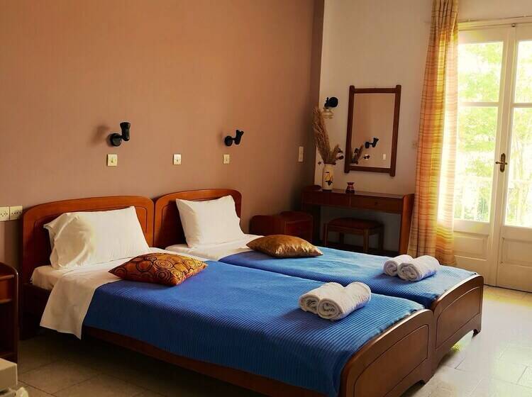 شقة غرفة واحدة, Oceanis Studios