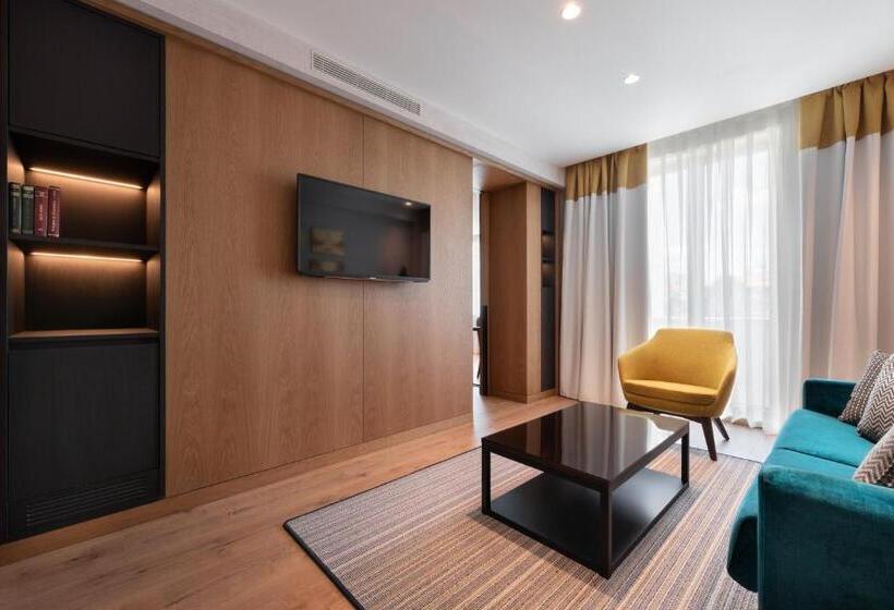 سوییت جونیور, Eurostars Aliados