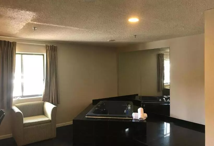 キングサイズベッドのスイートルーム, Americas Best Value Inn Torrington Ct