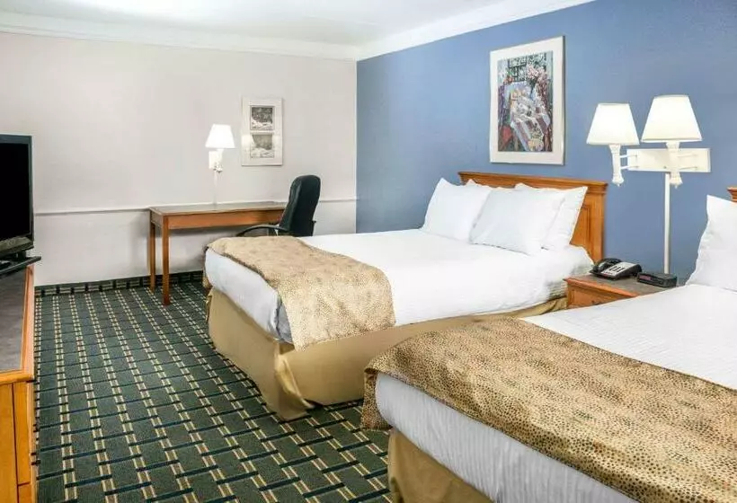 ２ダブルベッドのスタンダードルーム, Days Inn By Wyndham Houston