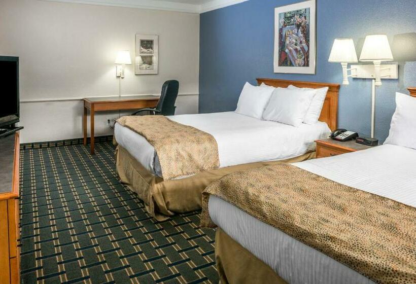 ２ダブルベッドのスタンダードルーム, Days Inn By Wyndham Houston