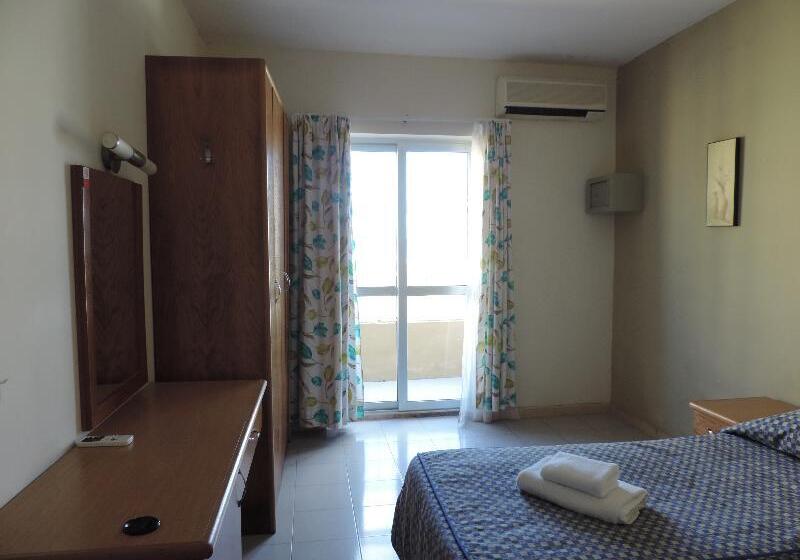 キングサイズベッドのスタンダードルーム, Days Inn By Wyndham Houston