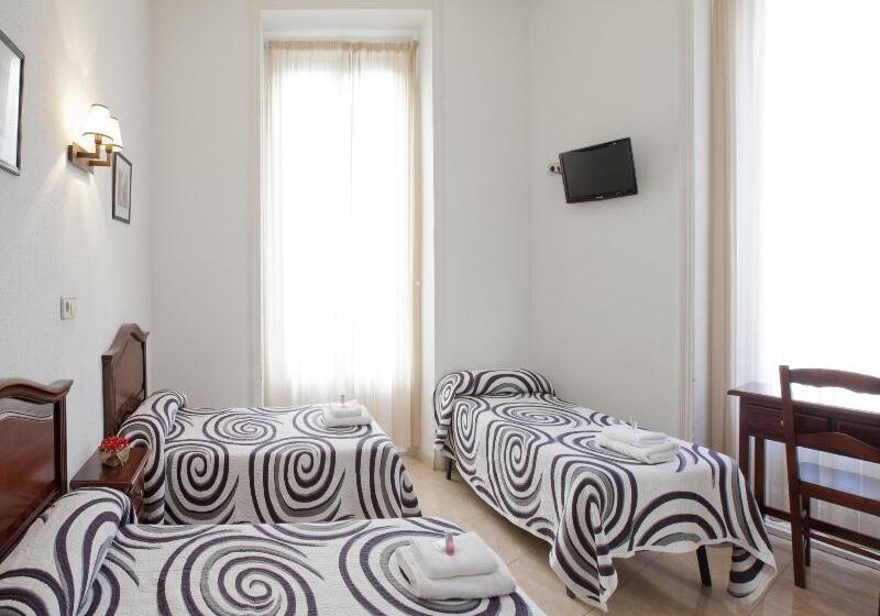 جناح مطلّ علي حمام السباحة, Doubletree Suites By Hilton Anaheim Rsrt   Conv Cntr