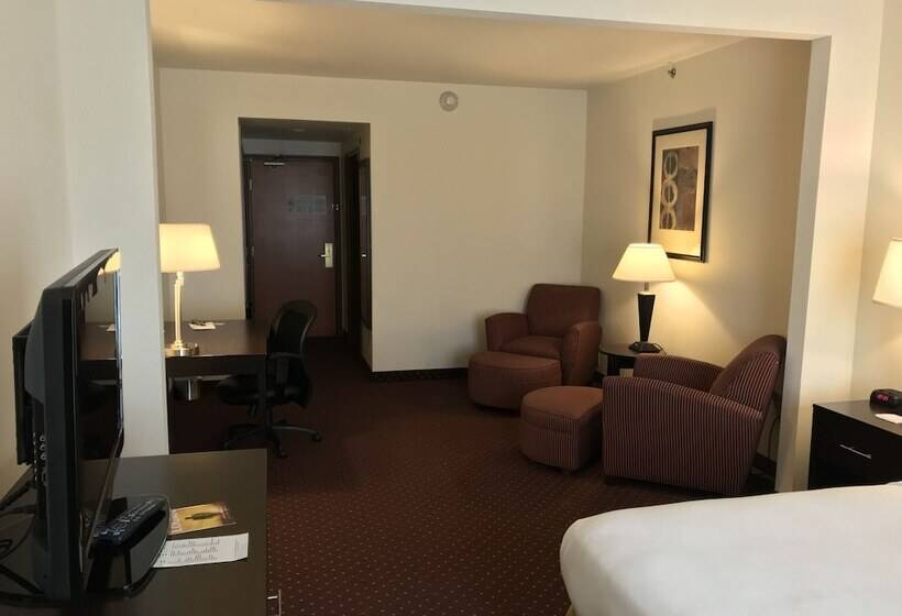 スイート, Holiday Inn Express Syracuse Fairgrounds, An Ihg
