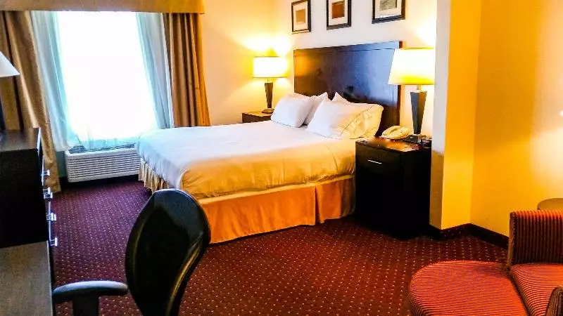 اتاق استاندارد, Holiday Inn Express Syracuse Fairgrounds, An Ihg