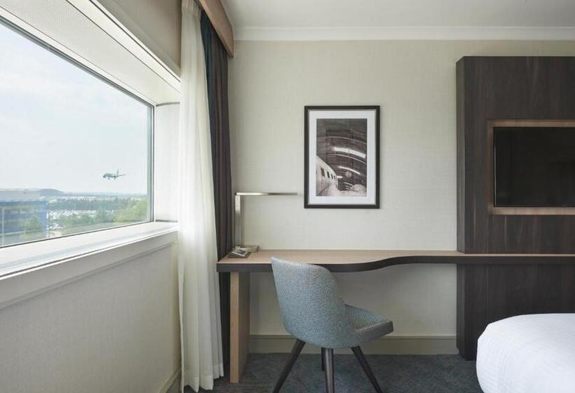 Номер Стандарт, Hyatt Place London Heathrow Airport