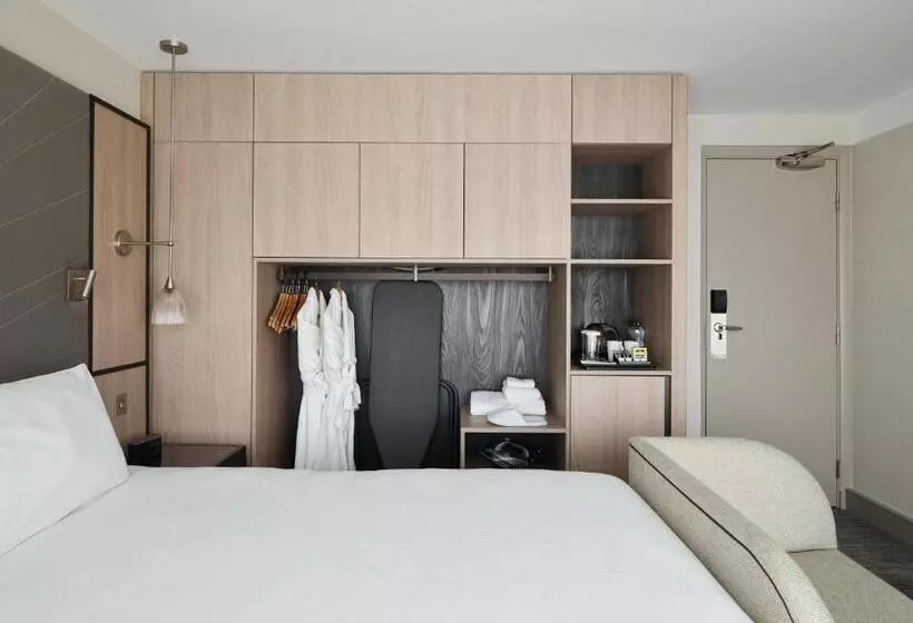 景色の見えるデラックスルーム, Hyatt Place London Heathrow Airport