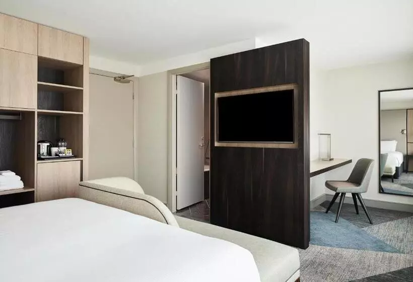 Deluxe Room with Views