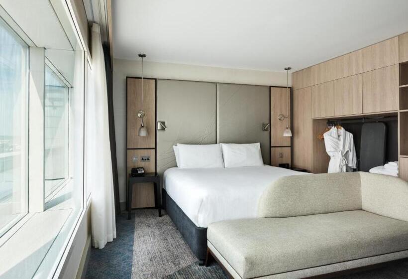Номер Deluxe с Видом, Hyatt Place London Heathrow Airport