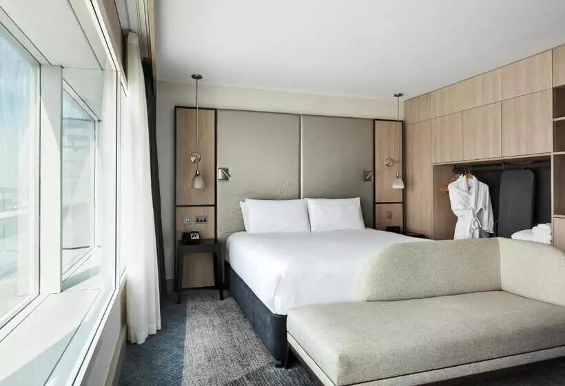 景色の見えるデラックスルーム, Hyatt Place London Heathrow Airport