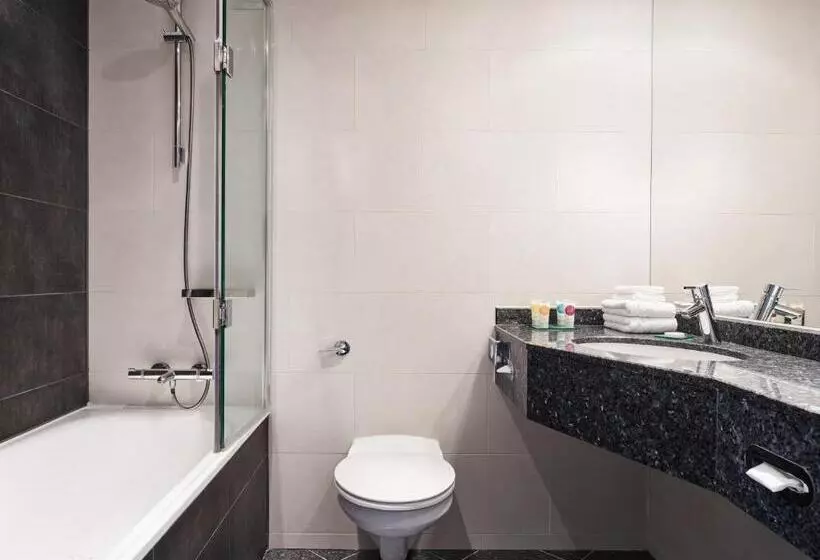 景色の見えるデラックスルーム, Hyatt Place London Heathrow Airport