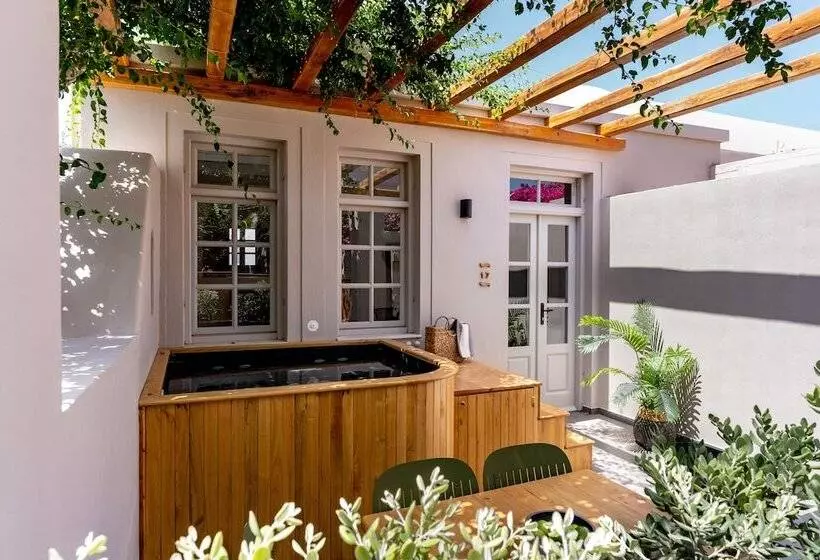 スイート, Marillia Village