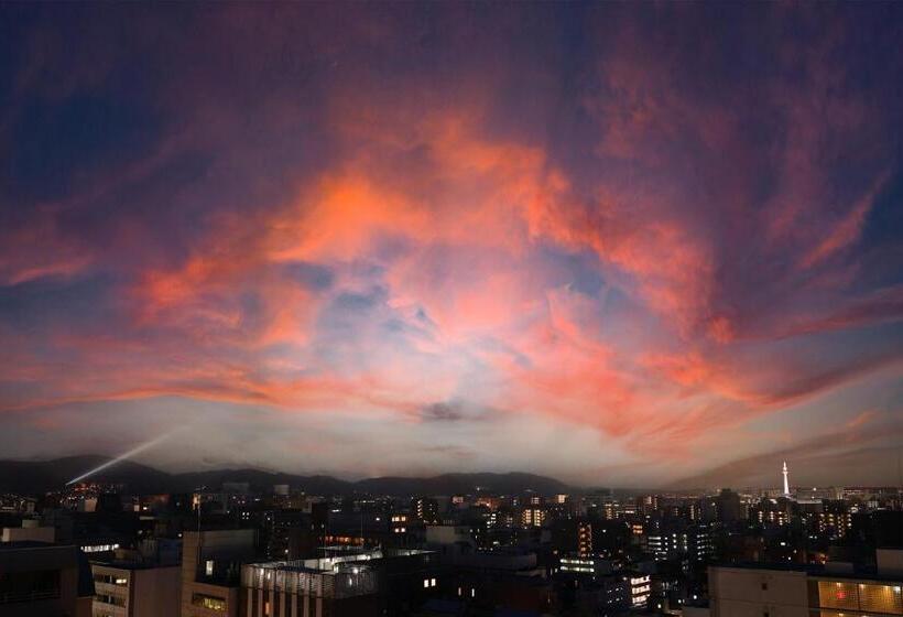 اتاق لوکس سه تخته با چشمانداز, Mystays Kyotoshijo