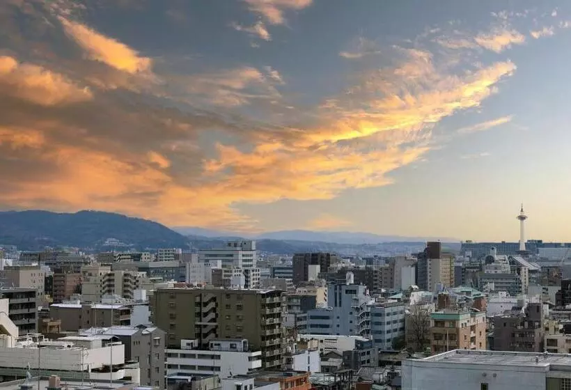 اتاق لوکس سه تخته با چشم‌انداز, Mystays Kyotoshijo