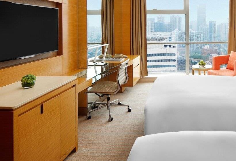 Люкс, New World Wuhan