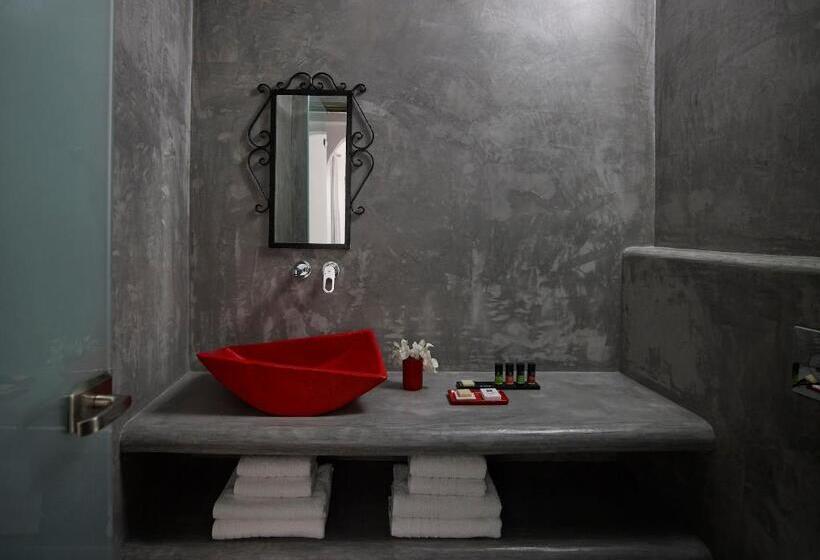 سوئیت رویال, Kalisti Hotel & Suites