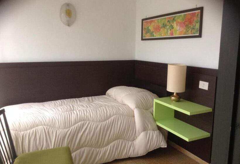 דירת שני חדרים עם מרפת, Residenze Garden