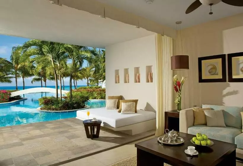 ジュニアスイートクラブ シービュー, Secrets Aura Cozumel   Adults Only
