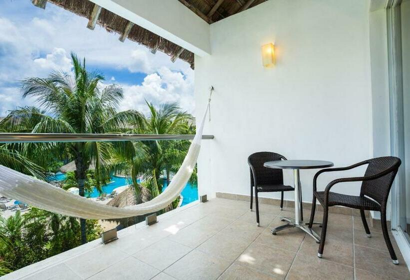 Apartament Junior Suite Club z widokiem na basen, Secrets Aura Cozumel   Adults Only