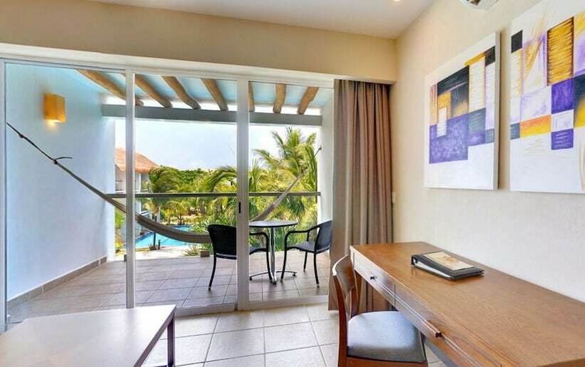 带大床的小型套房, Secrets Aura Cozumel   Adults Only