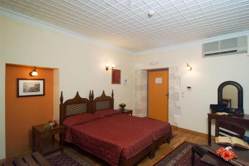 Номер Economy, Belmondo