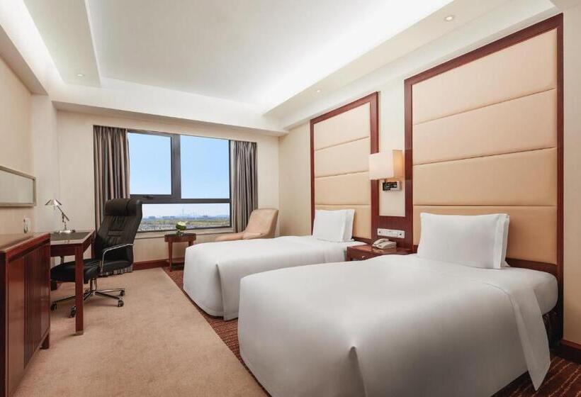 غرفة قياسية مطلة على المدينة, Crowne Plaza Beijing International Airport, An Ihg