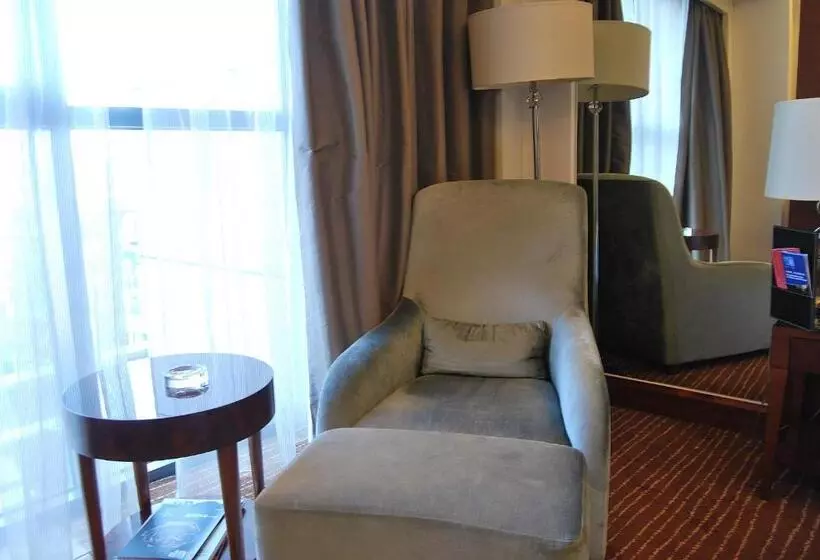 اتاق استاندارد با چشم‌انداز شهر, Crowne Plaza Beijing International Airport, An Ihg