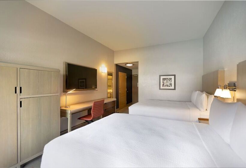 اتاق لوکس با چشمانداز استخر, Four Points By Sheraton Caguas Real