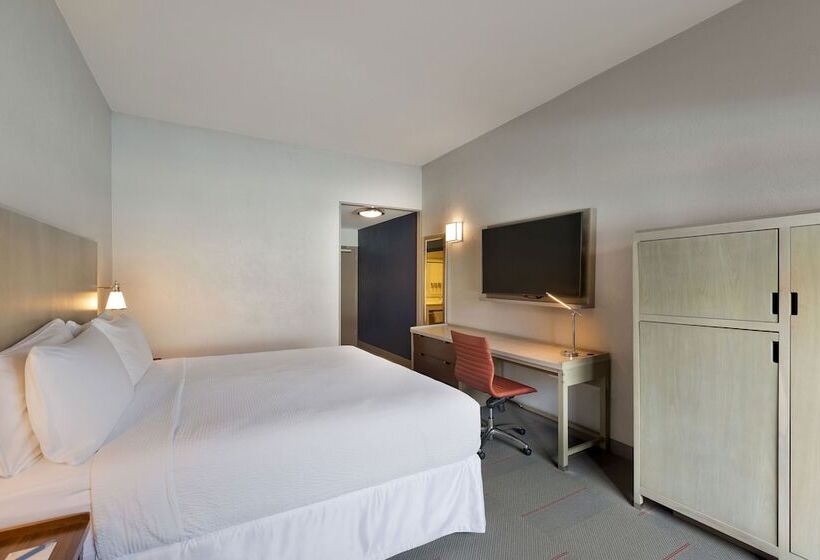 اتاق لوکس با چشمانداز استخر, Four Points By Sheraton Caguas Real