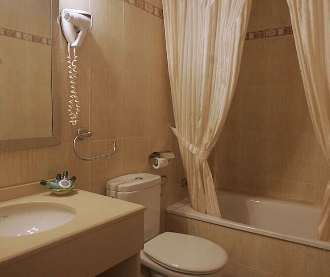 اتاق استاندارد با تراس, Goartín