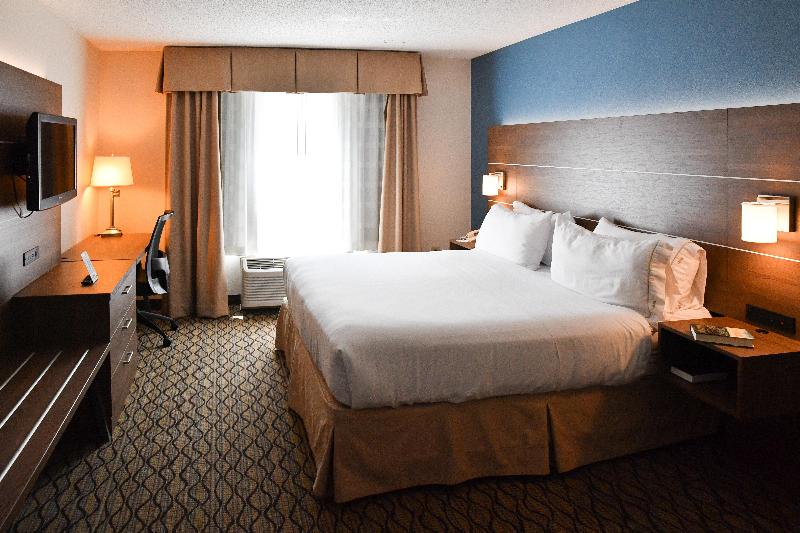 Стандартный Номер Кровать Кинг, Holiday Inn Express Hotel & Suites   Concord, An Ihg