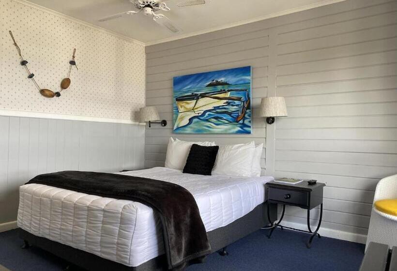 Standard studio with lake view, Lakefront Lodge Taupo