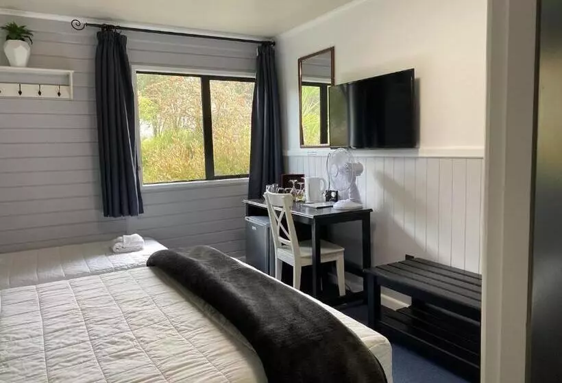 استودیوی استاندارد, Lakefront Lodge Taupo