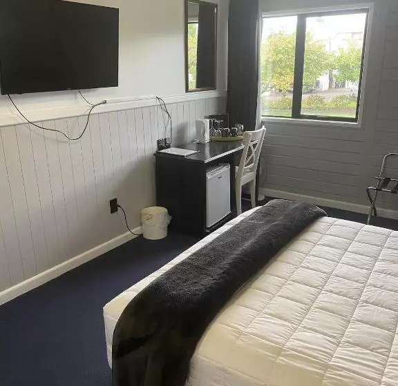 استودیوی استاندارد, Lakefront Lodge Taupo