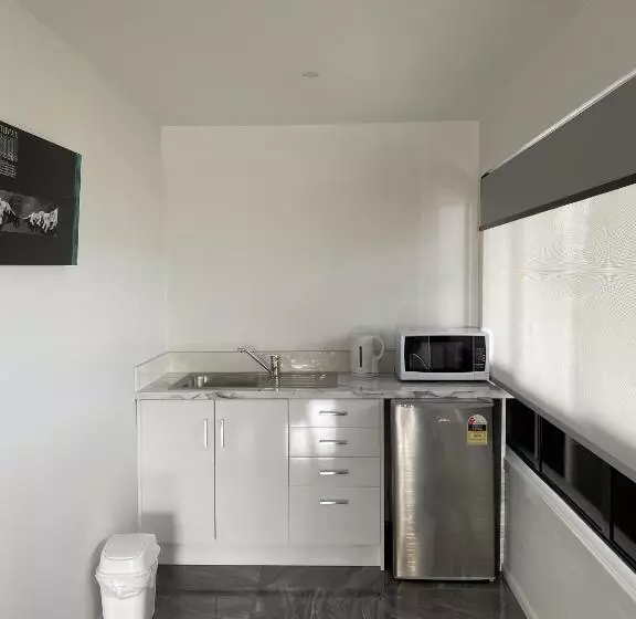 استودیوی سوپریور, Lakefront Lodge Taupo