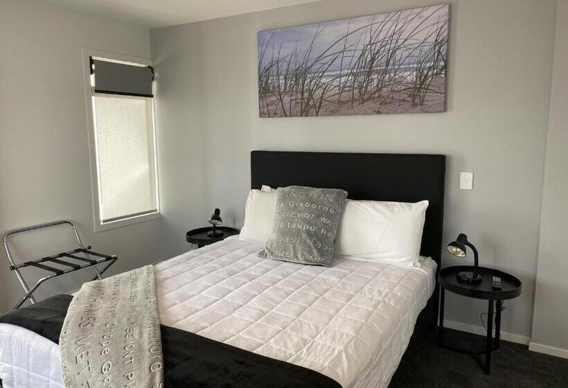 スーペリアスタジオ, Lakefront Lodge Taupo