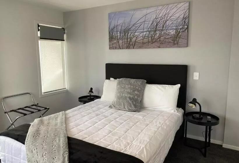 استودیوی سوپریور, Lakefront Lodge Taupo