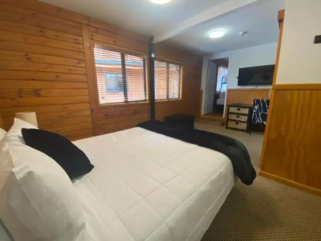 اتاق استاندارد سه نفره, Lakefront Lodge Taupo