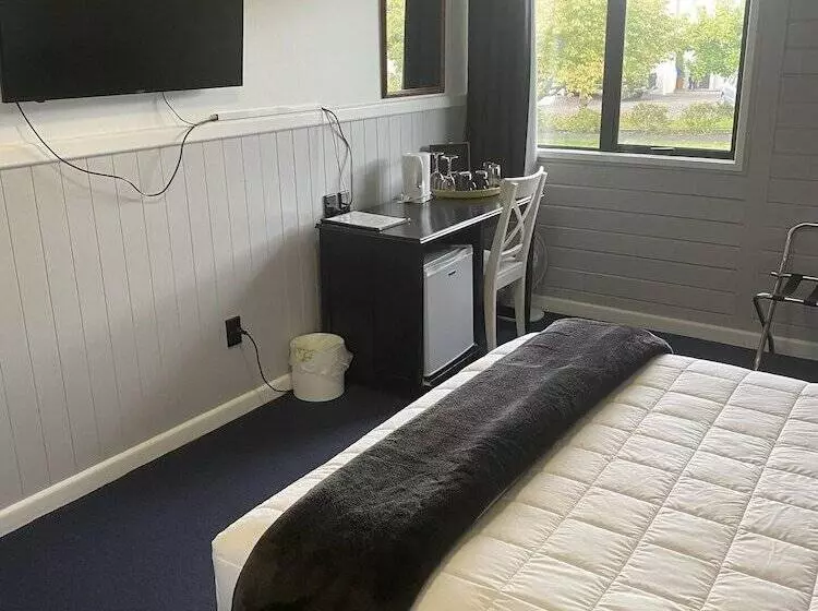 استودیوی استاندارد, Lakefront Lodge Taupo