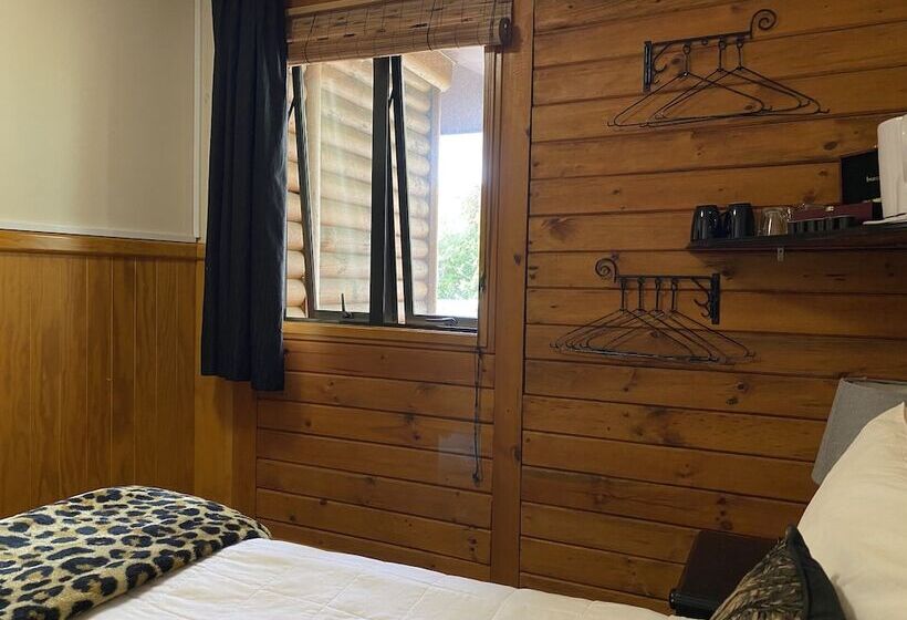 ベーシックワンルーム, Lakefront Lodge Taupo