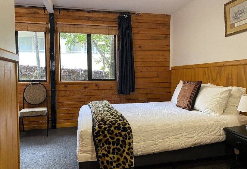 スタンダードトリプルルーム, Lakefront Lodge Taupo