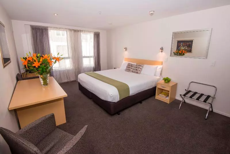 スタンダードスタジオ, Quest Cathedral Junction Serviced Apartments